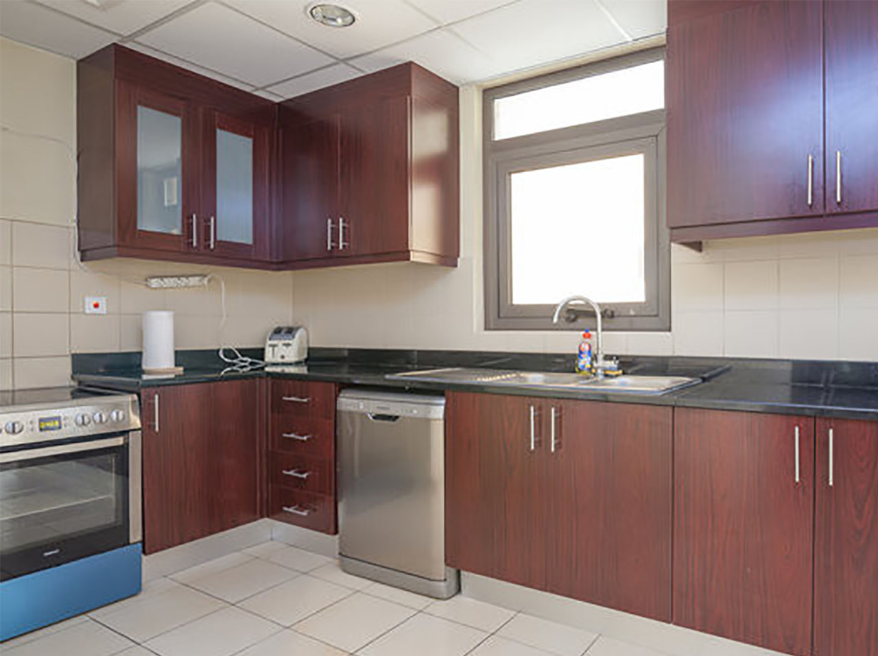 Kitchen in holiday apartment in Amwaj at JBR in Dubai