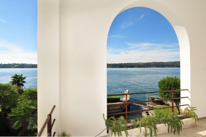 Villa sale Garda Italy buy
