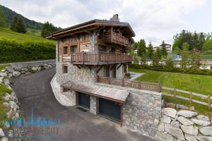 Holiday-chalet-for-rent-Megeve-France-road
