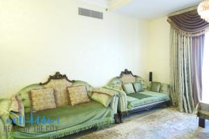 Living room in Holiday apartment for short stay in Fairmont at Palm Jumeirah