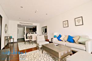 Sitting Area in Holiday Apartment for vacation in Anantara Palm Jumeirah in Dubai