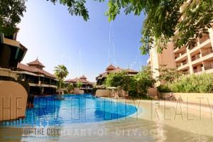 Lagoona Swimming Pool in Anantara Palm Jumeirah in Dubai