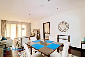 Dining Area in Holiday Apartment for vacation in Anantara Palm Jumeirah in Dubai