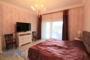Master bedroom in holiday apartment in Fairmont Residence at Palm Jumeirah 