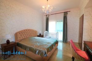 Bedroom in holiday apartment in Fairmont Residence at Palm Jumeirah Dubai