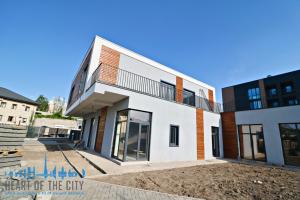 3-,4- комнатные Квартиры на продажу в Villa Delux Mountain Drive, Алматы, Казахстан