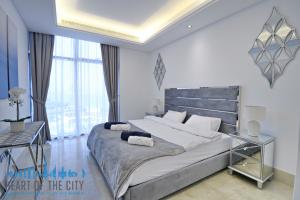 Master bedroom in apartment for short stay in The 8 at the Palm Jumeirah Dubai