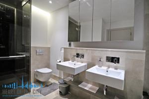 Bathroom in holiday apartment for short stay in The 8 at the Palm Jumeirah Dubai