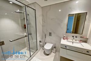 Bathroom in Apartment for short-term rent in Beach Vista in Dubai Harbour