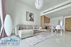 Sitting area in Vacation Apartment for daily and monthly rent in Beach Vista in Dubai Harbour