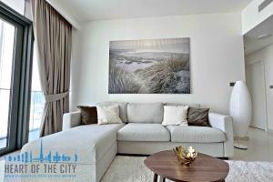 Sitting area in Holiday apartment for short term rent in beach vista in dubai harbour