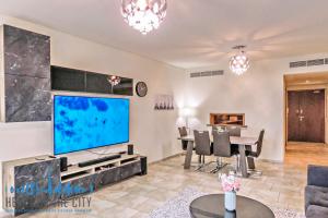 Living room in Apartment for sale in Al Fattan Marine Towers in JBR Dubai