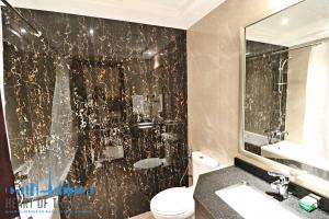 Bathroom in Studio-apartment for short-term rent in Elite Downtown Residence in Burj Khalifa Area in Dubai