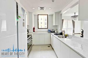 Kitchen in apartment for short term rent in Madinat Jumeirah Living Dubai
