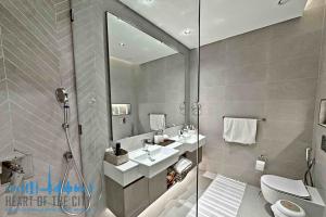 Bathroom in 2BR Apartment for rent in Lagoon Views, District One Mohammed Bin Rashid City, Dubai